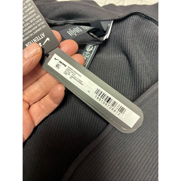SKIMS Nike NWT Ribbed Seamless Cropped Full Zip Jacket in Obsidian Size XS - Picture 9 of 10